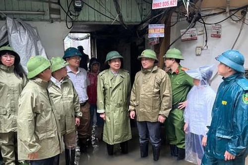 Trưởng ban Nội chính Thành ủy Nguyễn Quang Đức kiểm tra công tác phòng, chống úng ngập tại Nam Từ Liêm