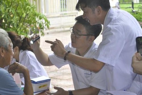 Người dân Hà Tĩnh được khám, điều tra dịch tễ bệnh phong miễn phí
