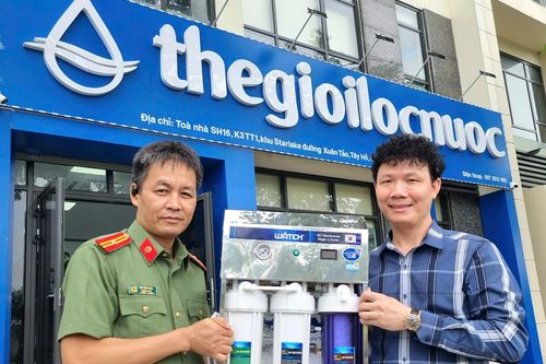 Trao tặng máy lọc nước Watek cho 2 xã vùng lũ ở Sóc Sơn