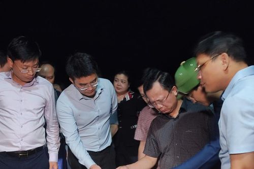 Quảng Ninh: Di dời 136 hộ dân ở vùng nguy hiểm ngay trong đêm