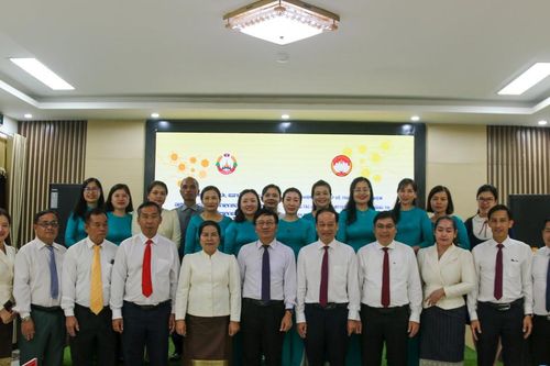 Mặt trận hai tỉnh Quảng Trị và Champasak (Lào) gặp gỡ, trao đổi kinh nghiệm
