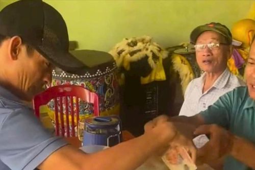 Nhiều trường hợp đặc biệt ở Quảng Trị ủng hộ khắc phục thiên tai