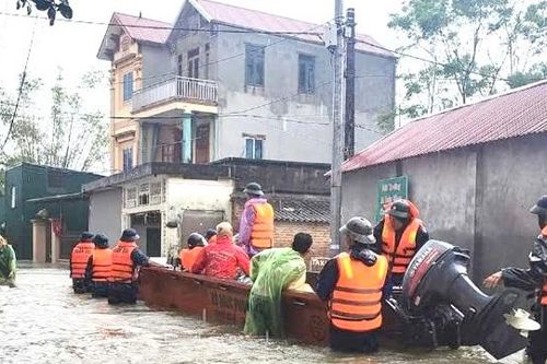 Hệ thống dân vận chung tay giảm thiểu thiệt hại do mưa bão gây ra