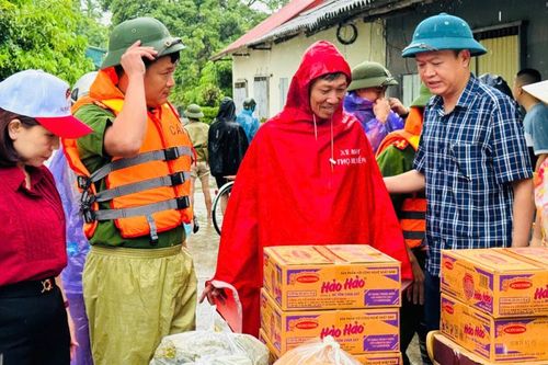 Ứng Hòa tập trung hỗ trợ người dân bị ảnh hưởng bởi lụt bão