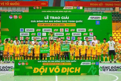 U11 SLNA bị cấm thi đấu 2 năm: Lỗi người lớn làm hại trẻ con