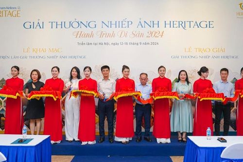 'Những bức ảnh trao gửi yêu thương' hướng tới đồng bào vùng lũ