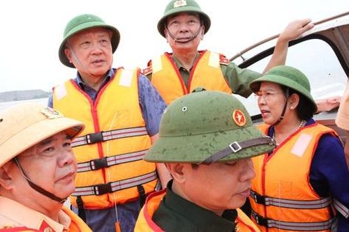 Phó Thủ tướng Thường trực Nguyễn Hòa Bình thị sát, kiểm tra công tác phòng, chống lũ tại Hà Nam