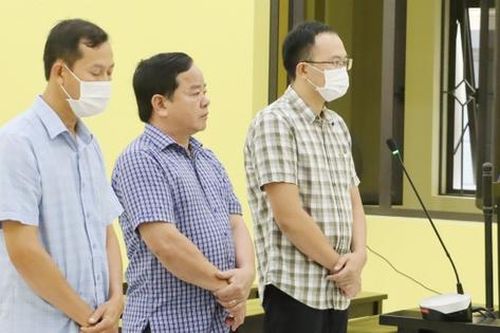 Xét xử 2 cựu chuyên viên và Giám đốc doanh nghiệp