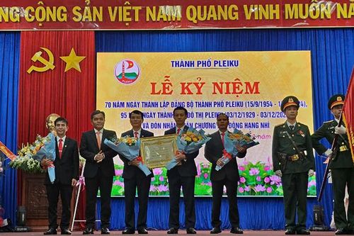 Kỷ niệm 70 năm Ngày thành lập Đảng bộ, 95 năm thành lập đô thị Pleiku tỉnh Gia Lai