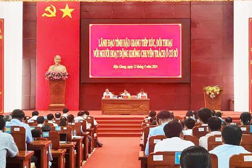 Lãnh đạo tỉnh Hậu Giang đối thoại người hoạt động không chuyên trách