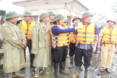 Phó Thủ tướng Thường trực Nguyễn Hòa Bình thị sát, kiểm tra công tác phòng, chống mưa lũ tại Hà Nam