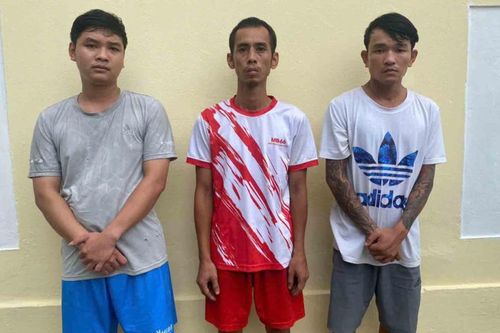 Vào nhà thờ họ làm chuyện xấu