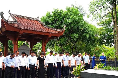 Trang nghiêm lễ giỗ lần thứ 204 của Đại thi hào Nguyễn Du