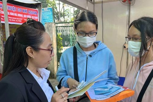 Doanh nghiệp tuyển lao động phổ thông: Tăng tốc cho đơn hàng cuối năm