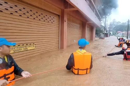 Ngập lụt Thái Lan: Hình ảnh lở đất và khu định cư bị nhấn chìm vì bão Yagi