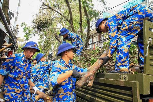 Hơn 200 cán bộ, chiến sĩ Hải quân tham gia tăng cường khắc phục hậu quả bão số 3 tại Hải Phòng