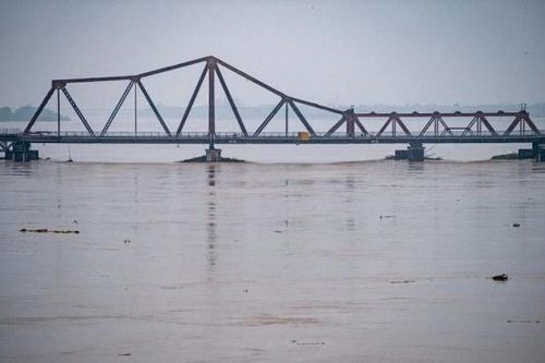 Dự báo lũ khẩn cấp trên các sông Bắc Bộ trong 12 giờ tới: Nhiều sông ở mức báo động 3; lũ trên sông Hồng tại Hà Nội tiếp tục xuống