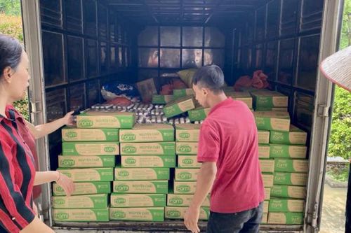 Lào Cai: Các doanh nghiệp vận tải hành khách và du lịch có nhiều hoạt động giúp đỡ vùng bị lũ quét, sạt lở đất