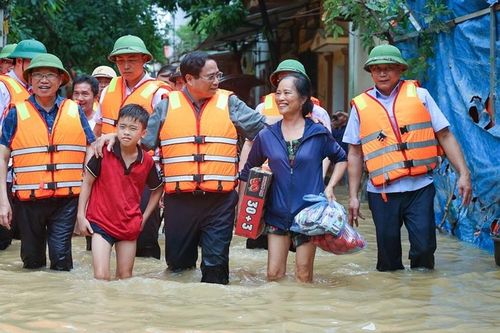 Nhân lên nữa tình người trong bão lũ, tiếp sức cho đồng bào vượt qua cơn hoạn nạn