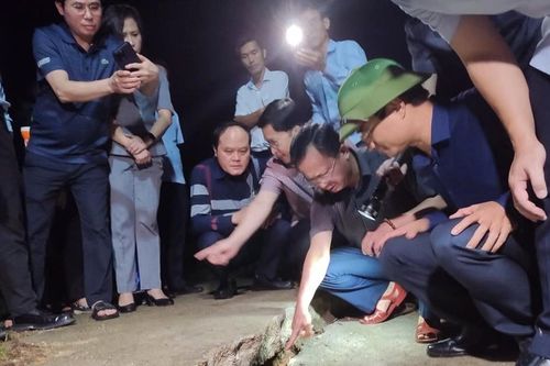 Sụt lún ở TP Cẩm Phả, khẩn cấp di dời người dân trong đêm