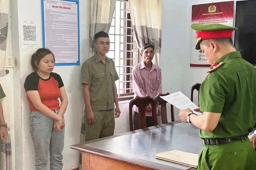 'Nữ quái' đặt mua vàng giả rồi mang ra tiệm vàng lừa đảo