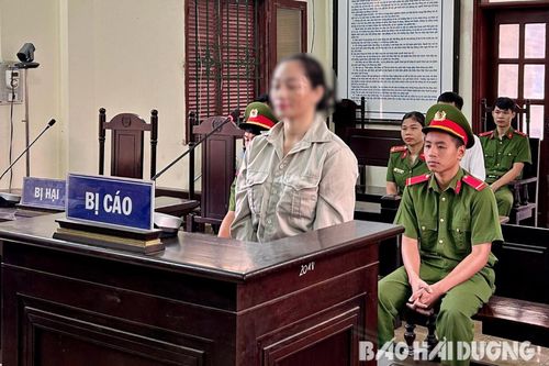 Tuyên án cô đồng bổ cau 'đúng nhận, sai cãi'