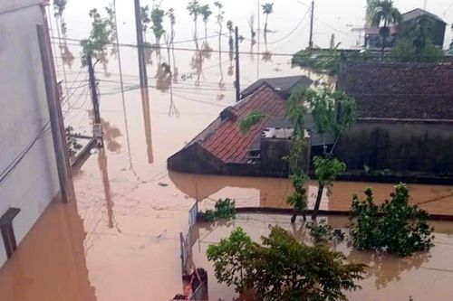 Bác tin vỡ đê ở Đông Anh