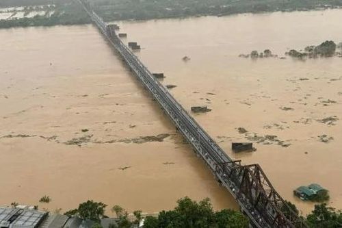 Rút báo động lũ trên sông Hồng tại một số quận huyện của Hà Nội