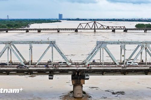 Dự báo mực nước trên sông Hồng ở Hà Nội giảm xuống mức báo động 1 vào sáng 14/9