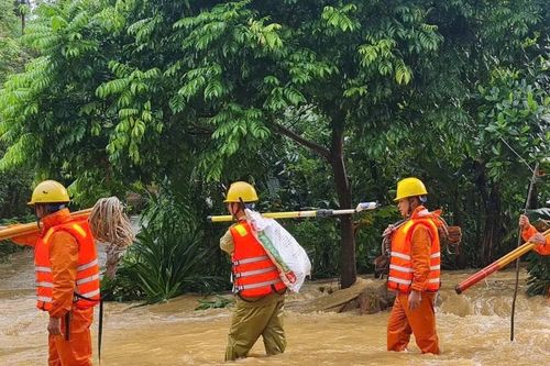 'Đã cấp điện trở lại cho gần 5,3 triệu khách hàng khu vực miền Bắc'