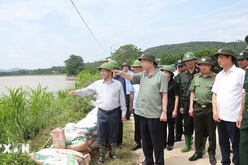 Tổng Bí thư, Chủ tịch nước kiểm tra công tác phòng, chống lụt bão ở Tuyên Quang