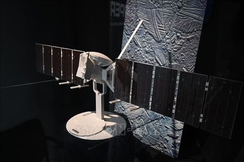 NASA 'lên dây cót' cho sứ mệnh mới trên mặt trăng băng giá Europa