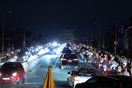 Giao thông cầu Chương Dương tăng đột biến trong giờ cao điểm