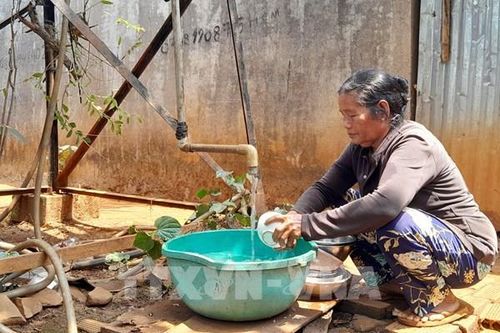 Cách làm sạch nước để ăn, uống sau bão, lụt