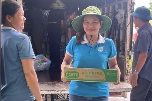 Phụ nữ Tân Sơn, Phú Thọ khẩn trương quyên góp ứng cứu bà con vùng lũ