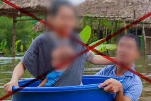 Dàn dựng 'bi kịch trong nước lũ' để ghi hình, câu views là hành vi đáng lên án