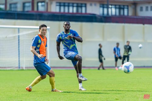 CLB Đông Á Thanh Hóa giữ tinh thần thoải mái trong buổi tập trước thềm V.League 2024/2025 khởi tranh