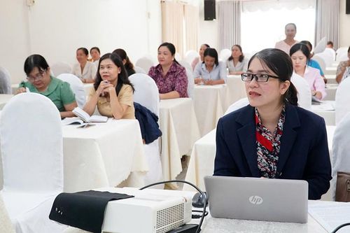 Tập huấn bồi dưỡng kiến thức, kỹ năng và kinh nghiệm cho nữ ứng cử viên tiềm năng vận động tranh cử vào các cơ quan dân cử