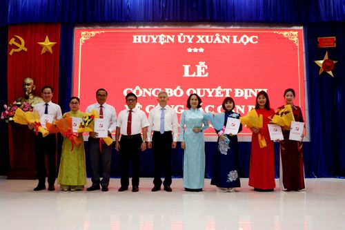 Huyện ủy Xuân Lộc công bố nhiều quyết định công tác cán bộ