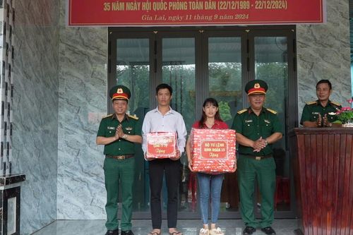 Công ty 72 tặng 'Nhà đồng đội' cho công nhân có hoàn cảnh khó khăn