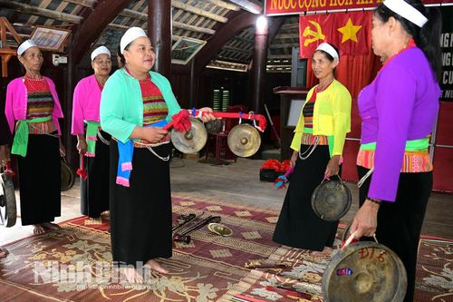 Người góp phần giữ gìn 'hồn cốt' văn hóa Mường ở Quảng Lạc