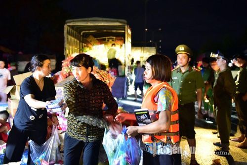 Đêm trắng tại 'Bến đò cứu trợ'