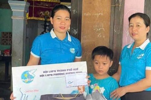 Những người mẹ đỡ đầu