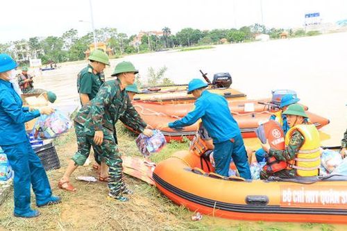 Vĩnh Tường (Vĩnh Phúc): Tiếp tục dồn lực hỗ trợ cho người dân vùng ngập lụt