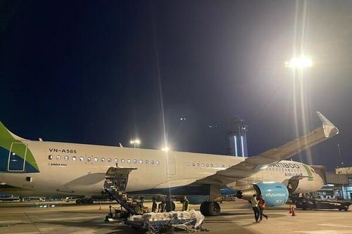 Bamboo Airways đã vận chuyển những lô hàng miễn phí đầu tiên đến Hà Nội