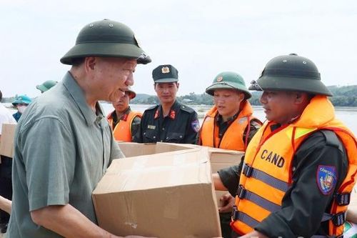Tổng Bí thư, Chủ tịch nước Tô Lâm kiểm tra công tác phòng, chống lụt bão tại Tuyên Quang