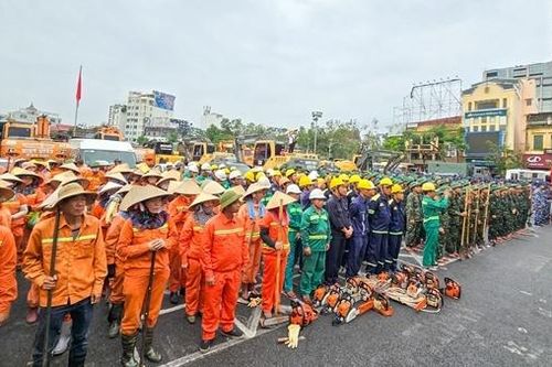 Hải Phòng tăng cường hơn 400 CBCS Quân đội và Công an tham gia hỗ trợ khắc phục hậu quả bão số 3