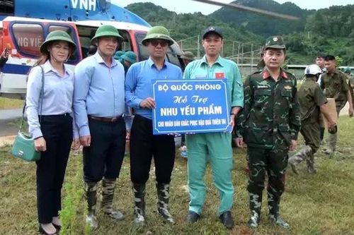 Bộ Quốc phòng cử trực thăng cứu trợ đồng bào Nguyên Bình
