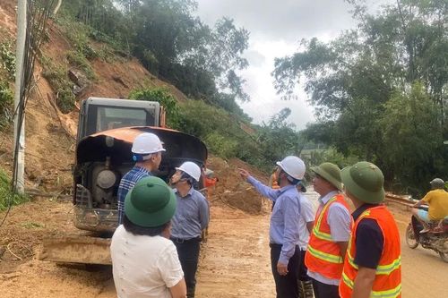 Cục Đường bộ Việt Nam phối hợp khắc phục hậu quả bão