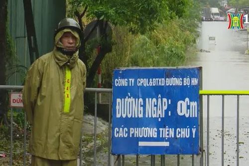 Cấm lưu thông qua nhiều cầu, đường do ngập nước